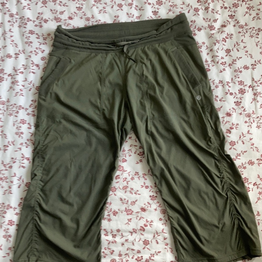 Dance crop studio pant lululemon size 8